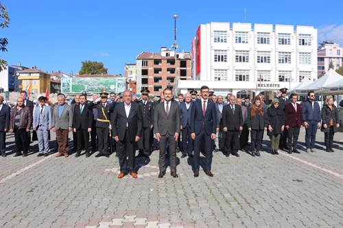 29 Ekim Cumhuriyet Bayramı Çelenk Sunma Töreni Düzenlendi